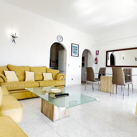 Skol 439 Spacious And Refurbished With Sea Views