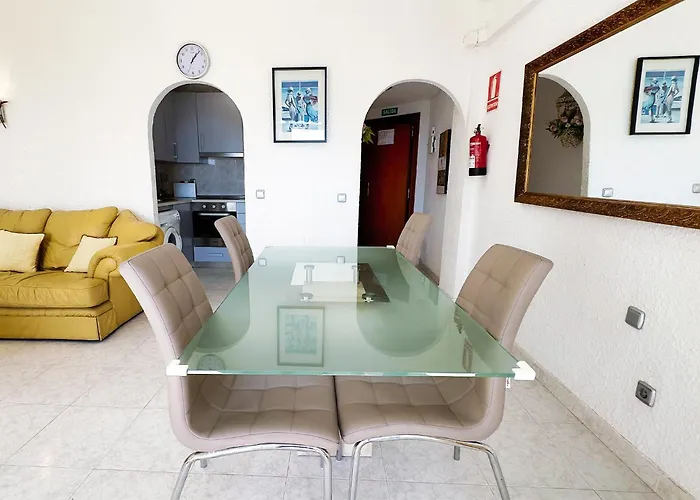 Skol 439 Spacious And Refurbished With Sea Views 마르베야