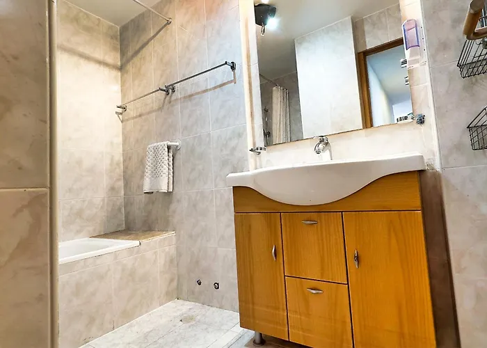 Skol 439 Spacious And Refurbished With Sea Views